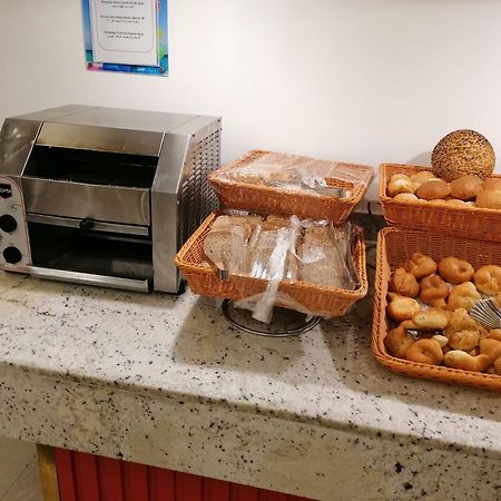 Hotel Apartments Villaggio Dei Fiori 4 Stars Luxury - Great Family Resort - Pet Friendly - With Hypermarket - Delivery Restaurant-Pizzeria - Room Breakfast With Supplement - Ultra Fast Wi-Fi - Play Area For Children - Olympic Swimming Pool - Parking Caorle Exterior foto