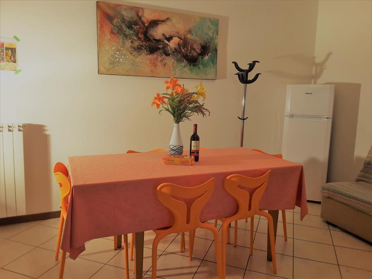 Hotel Apartments Villaggio Dei Fiori 4 Stars Luxury - Great Family Resort - Pet Friendly - With Hypermarket - Delivery Restaurant-Pizzeria - Room Breakfast With Supplement - Ultra Fast Wi-Fi - Play Area For Children - Olympic Swimming Pool - Parking Caorle Exterior foto