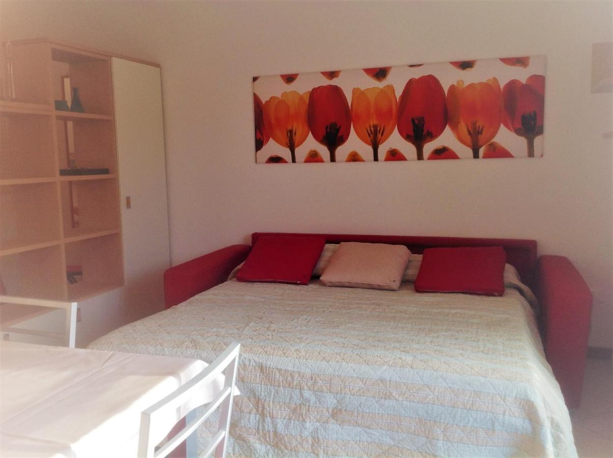 Hotel Apartments Villaggio Dei Fiori 4 Stars Luxury - Great Family Resort - Pet Friendly - With Hypermarket - Delivery Restaurant-Pizzeria - Room Breakfast With Supplement - Ultra Fast Wi-Fi - Play Area For Children - Olympic Swimming Pool - Parking Caorle Exterior foto