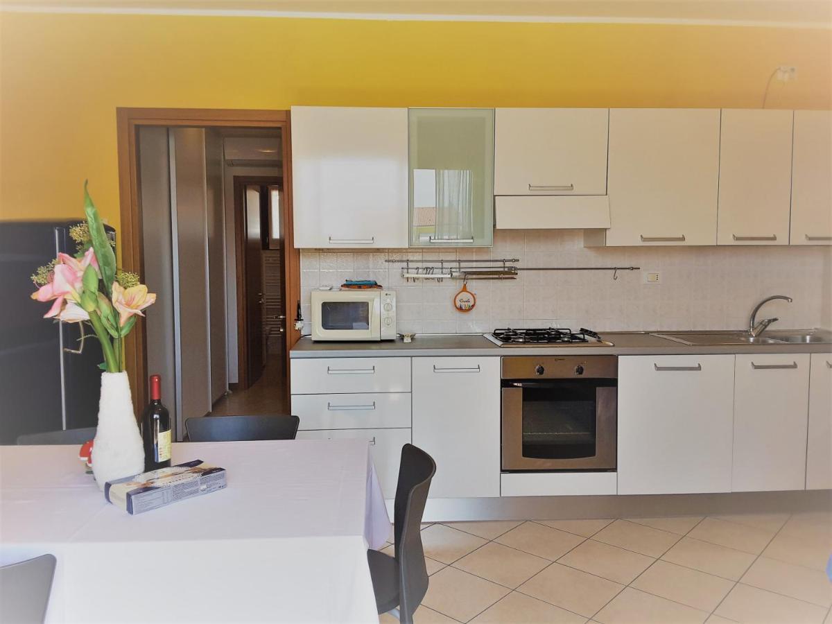 Hotel Apartments Villaggio Dei Fiori 4 Stars Luxury - Great Family Resort - Pet Friendly - With Hypermarket - Delivery Restaurant-Pizzeria - Room Breakfast With Supplement - Ultra Fast Wi-Fi - Play Area For Children - Olympic Swimming Pool - Parking Caorle Exterior foto