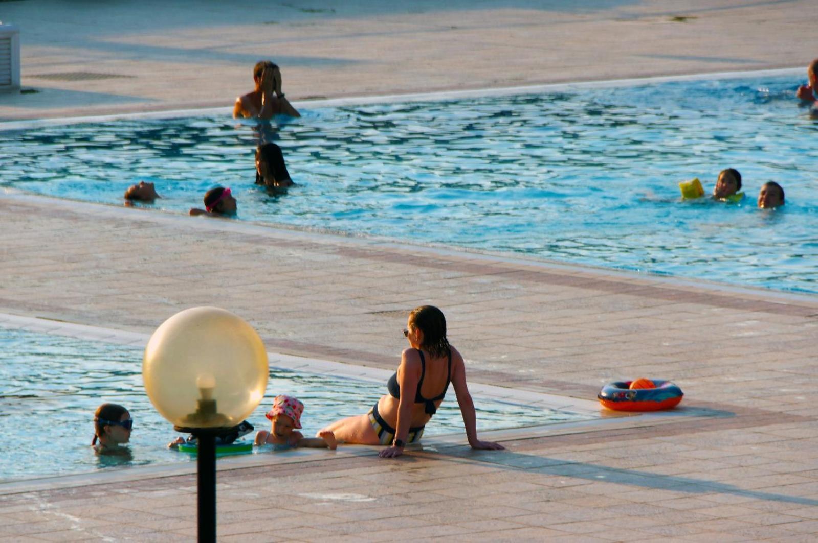 Hotel Apartments Villaggio Dei Fiori 4 Stars Luxury - Great Family Resort - Pet Friendly - With Hypermarket - Delivery Restaurant-Pizzeria - Room Breakfast With Supplement - Ultra Fast Wi-Fi - Play Area For Children - Olympic Swimming Pool - Parking Caorle Exterior foto