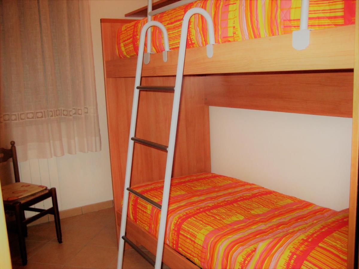 Hotel Apartments Villaggio Dei Fiori 4 Stars Luxury - Great Family Resort - Pet Friendly - With Hypermarket - Delivery Restaurant-Pizzeria - Room Breakfast With Supplement - Ultra Fast Wi-Fi - Play Area For Children - Olympic Swimming Pool - Parking Caorle Exterior foto